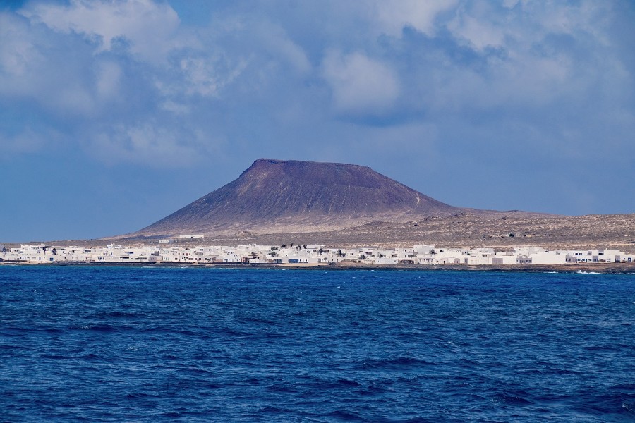 village de la caleta del sebo la graciosa